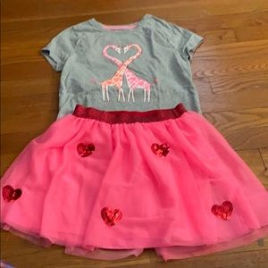 Adorable Cat & Jack giraffe heat outfit. Size 7/8